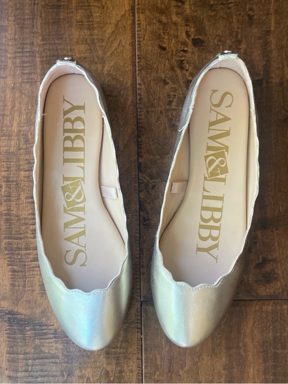 Sam and Libby gold metallic faux leather ballet flats with scalloped edges Sz. 9
